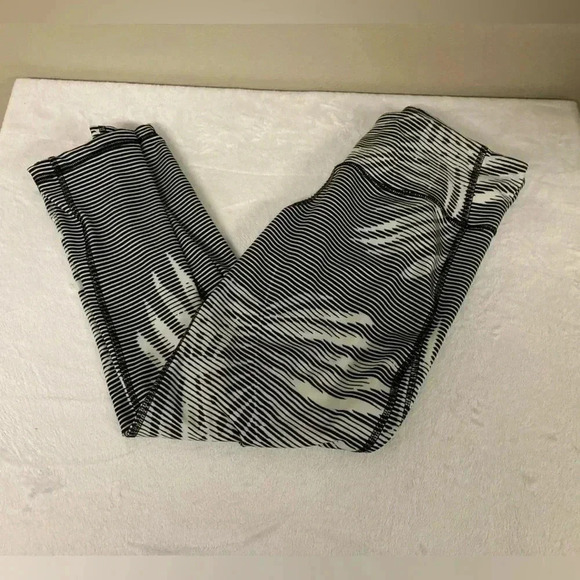 Old navy active leggings - Picture 1 of 7